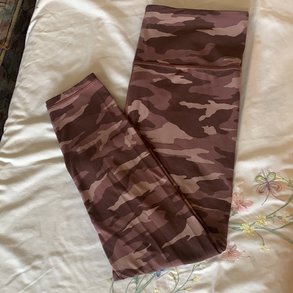 ATHLETA LEGGINGS - Picture 2 of 7